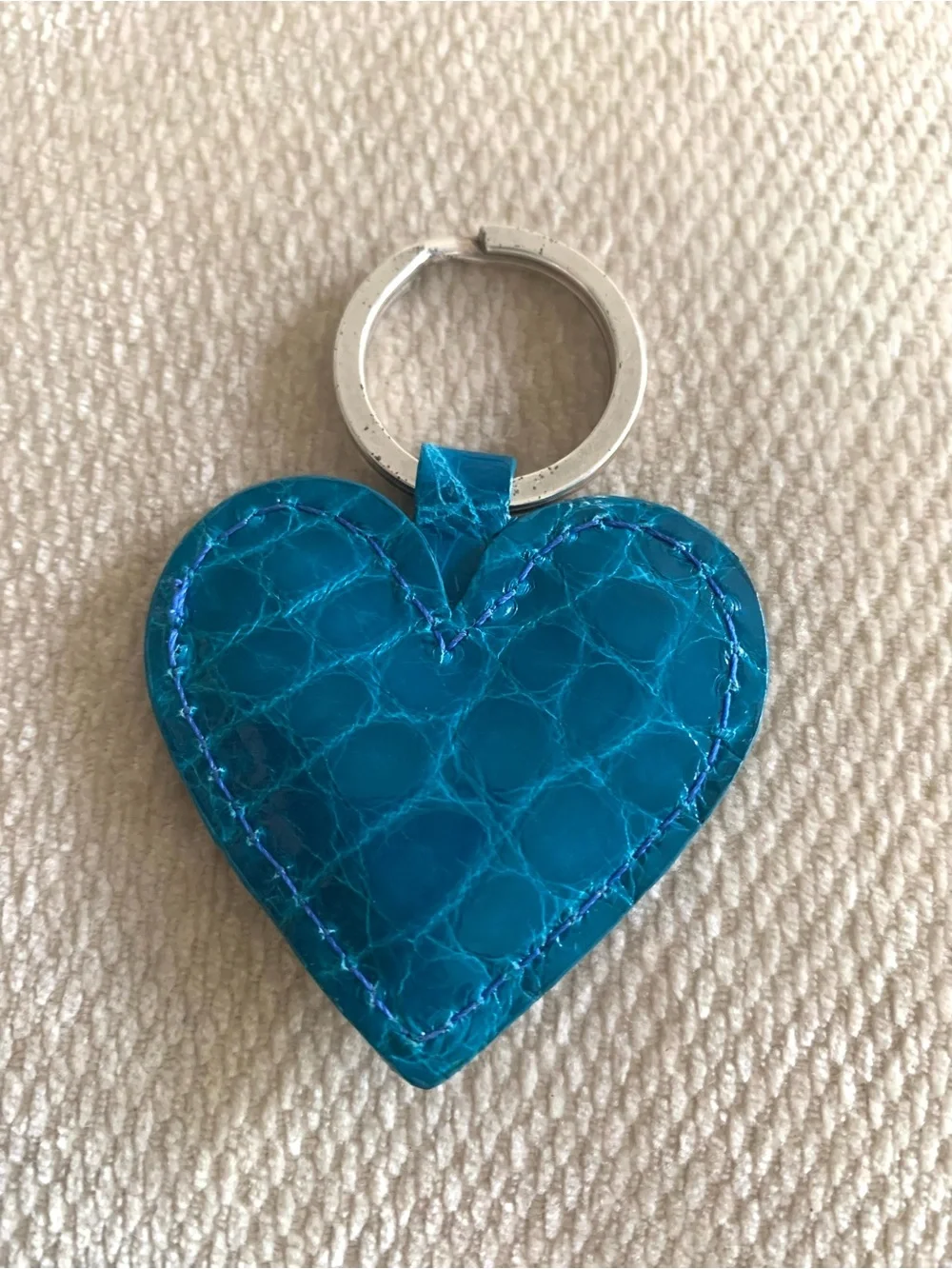 Heart-Shaped Handmade Shiny Turquoise Blue Alligator Animal Print Keyring USA